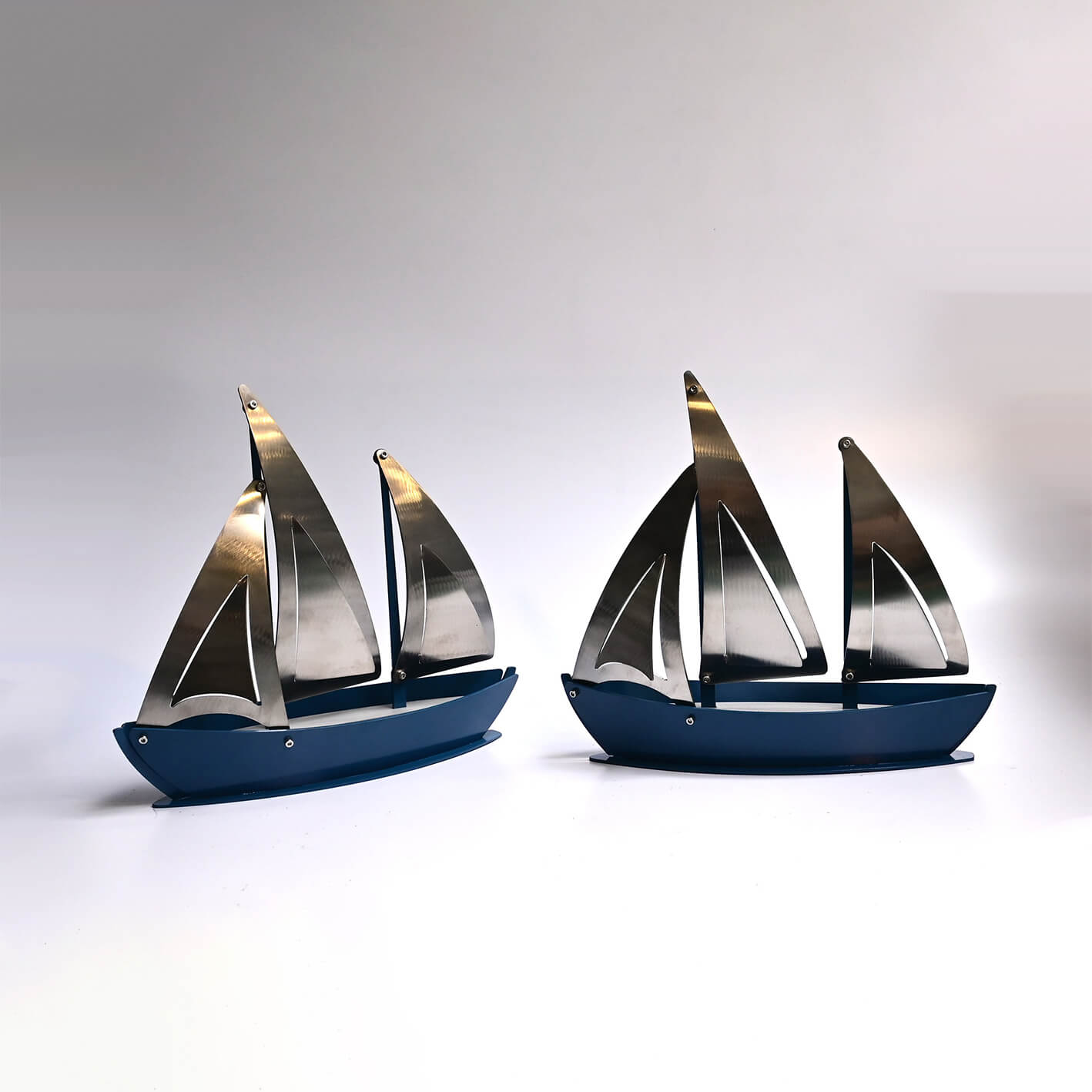 Veleros en Acero Crudo y Azul