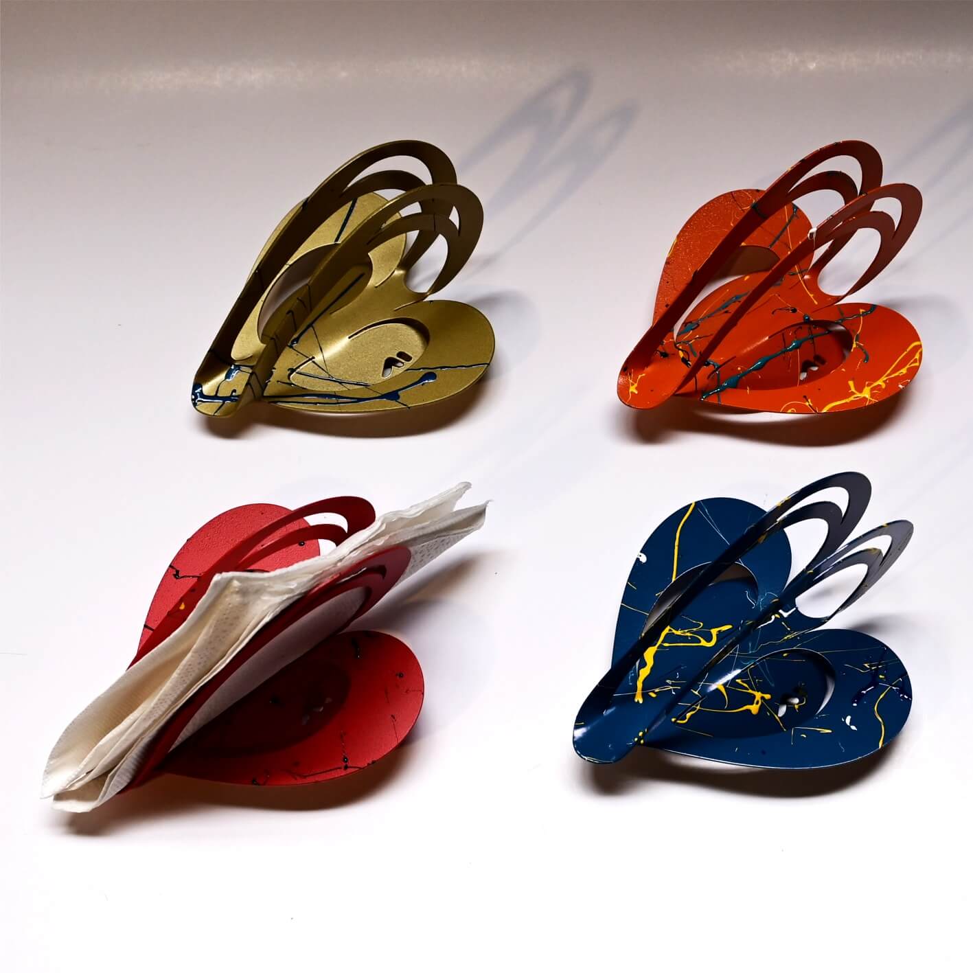 Servilleteros de Corazón Rojo, Dorado, Azul y Naranja con Salpicaduras