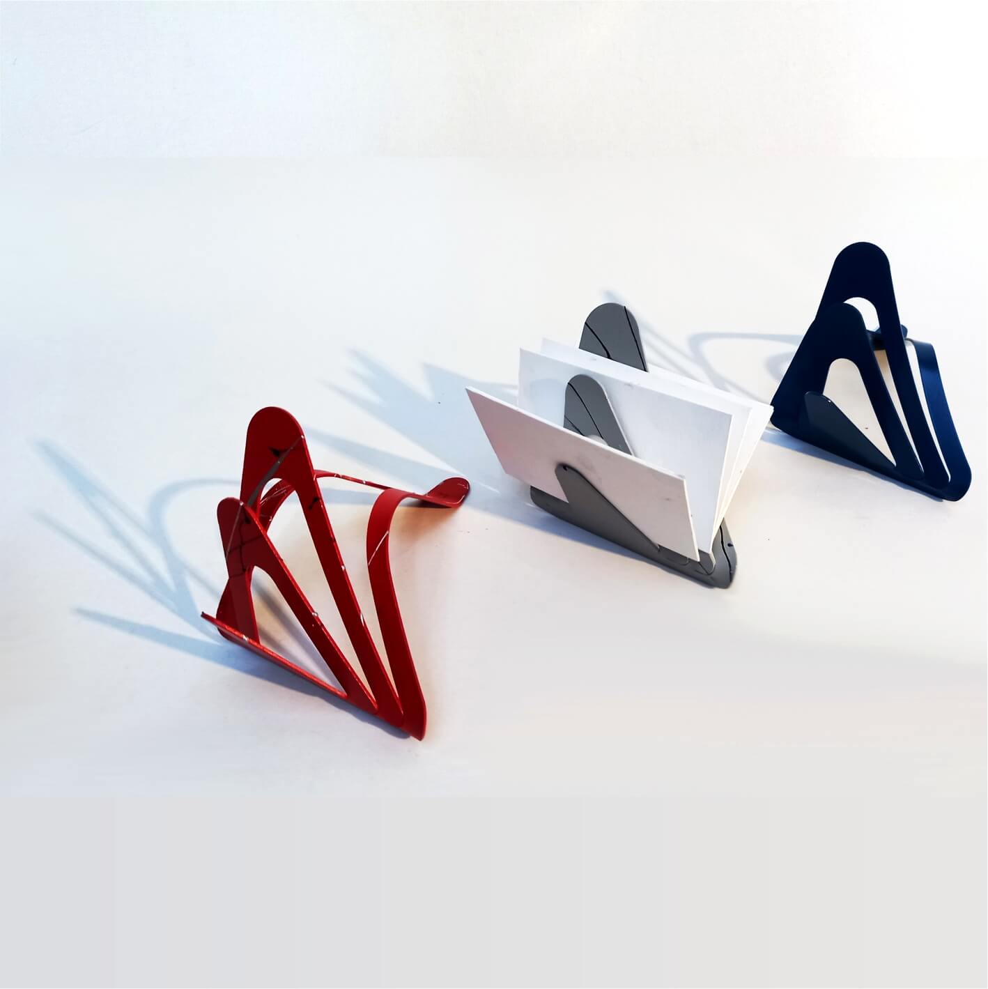 Tarjeteros Rojo y Gris con Salpicaduras y Azul