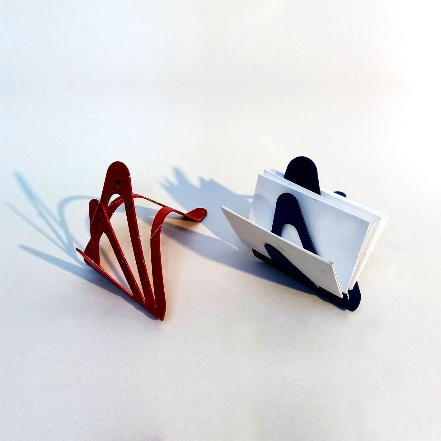 Tarjeteros Rojo con Salpicaduras y Azul