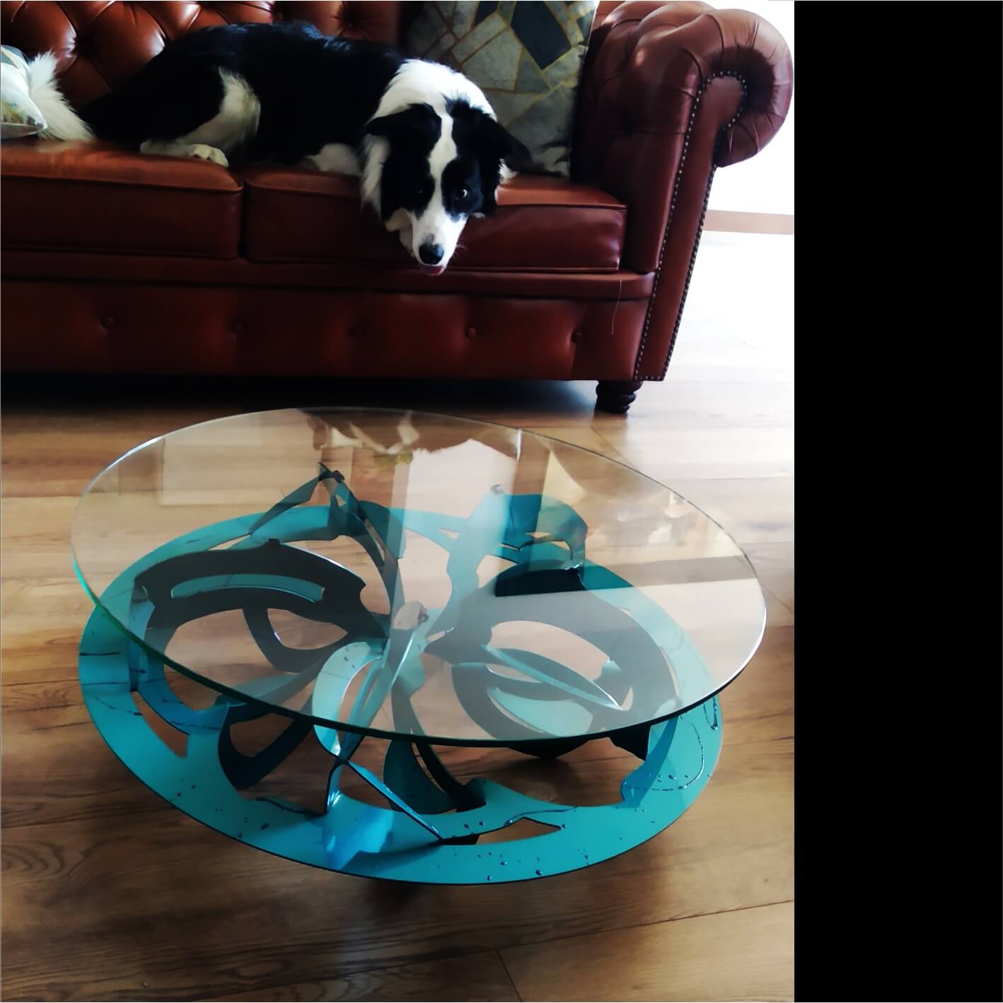 Dahlia Turquesa con Salpicaduras Azules