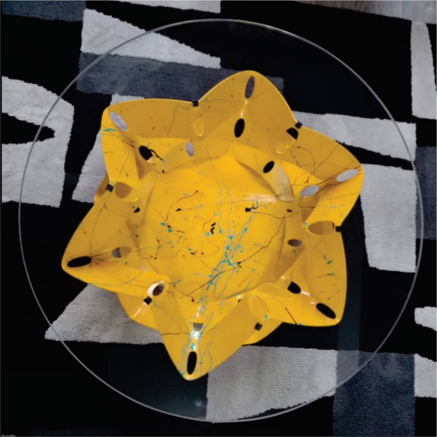 Loto Amarilla con Salpicaduras Turquesa