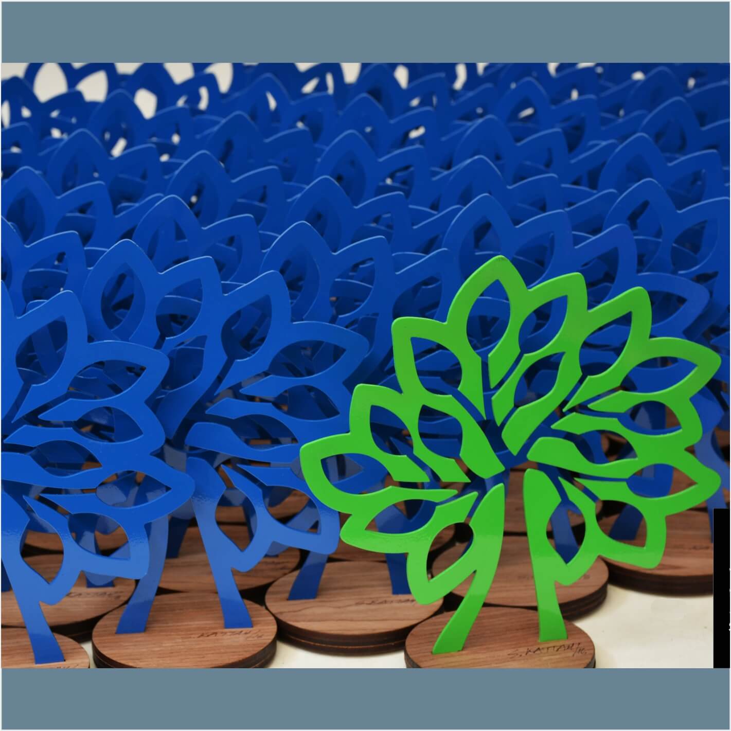 Árboles Colina Verde y Azul