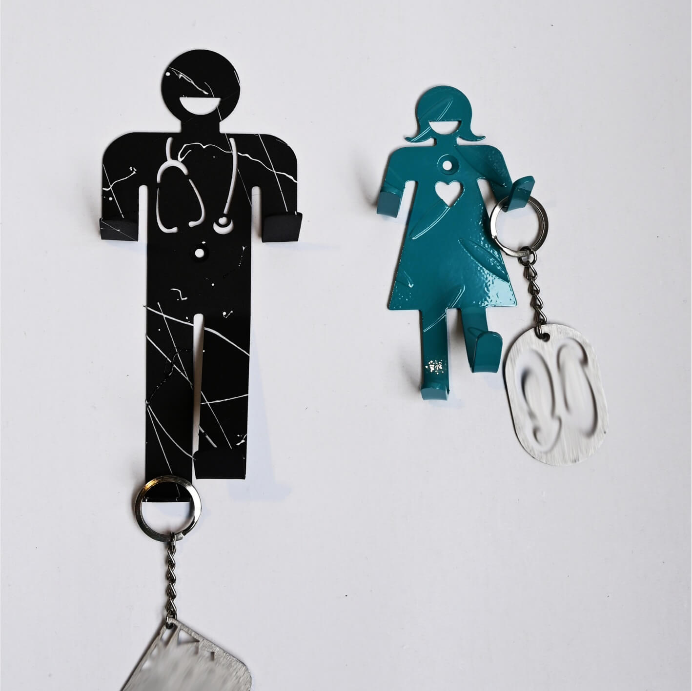Portallaveros Médico Negro con Salpicaduras y Mujer Turquesa